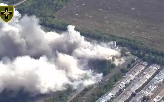 Soldiers of 28th SMB carry out air strike on Russian field headquarters. VIDEO