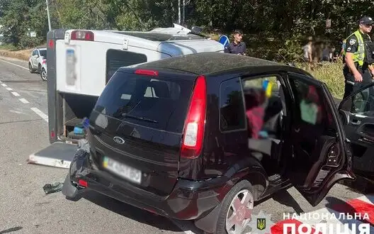 In Kyiv, minibus collided with car on Stolychne Highway: woman was killed, 14 injured. PHOTO