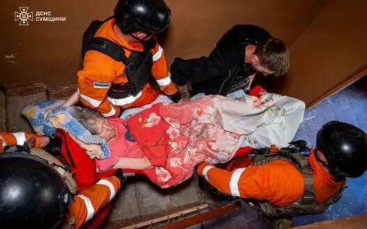 Rescuers have completed work at site of air strike on geriatric home in Sumy: 1 person killed, 13 wounded. PHOTOS