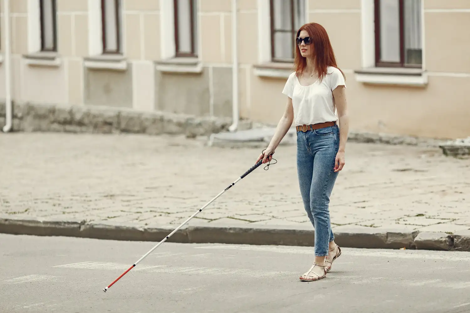 Незрячие смогут легко ходить в помещениях: ученые создали уникальное приложение-поводырь