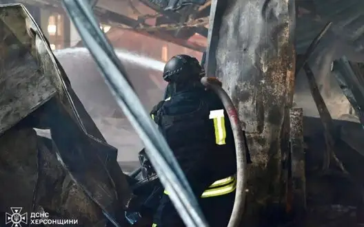 Enemy shelled Kherson: fire broke out in warehouse. PHOTOS