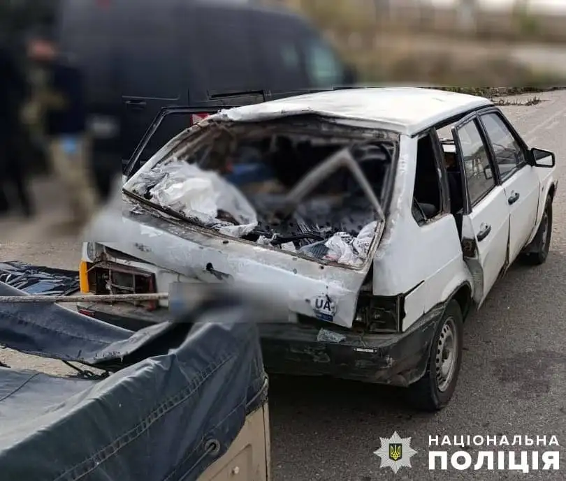 В Херсонской области россияне атаковали дронами гражданскую машину: есть погибшие, детали (фото)