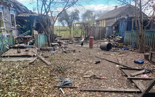 Russians attacked border village in Chernihiv region: Houses and cars damaged. PHOTOS