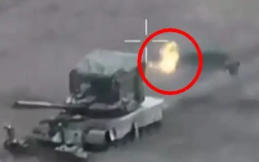 Russian man engulfed by fire after being hit by "Javelin" ATGM jumps out of his tank and runs as fast as he can across field. VIDEO