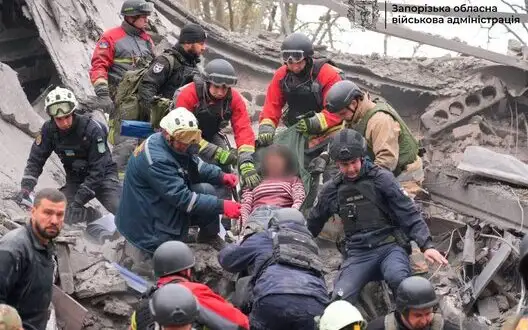 Russians attack residential area of Zaporizhzhia: 7 wounded, over 30 houses damaged. PHOTOS (updated)