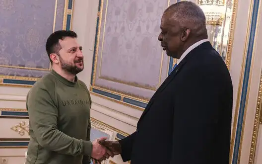 Zelenskyy meets with Austin in Kyiv