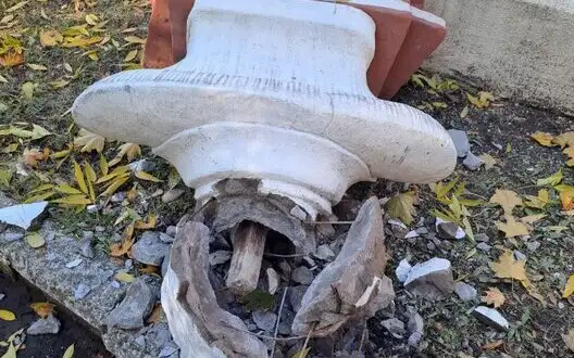 Monument to Chekhov was destroyed in Sloviansk: Authorities appeal to law enforcement. PHOTOS