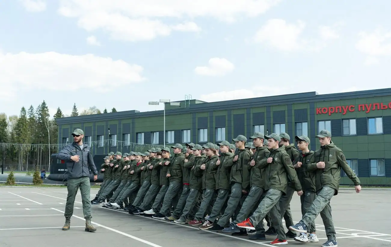 В Луганской области оккупанты вербуют старшеклассников на войну, - ЦНС