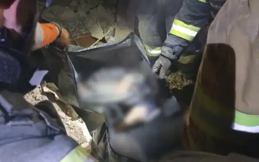 Rescuers found wounded man and removed bodies of two dead from rubble in Oleksandro-Kalynove, Donetsk region. PHOTOS