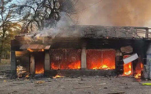 Russians shell Oleksiievo-Druzhkivka post office in Donetsk region: 2 people killed. PHOTOS