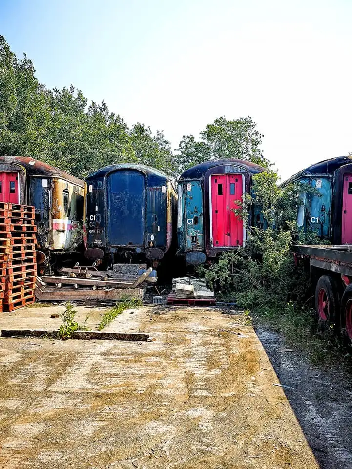 В Великобритании нашли легендарные вагоны British Rail Mark 2 — фоторепортаж