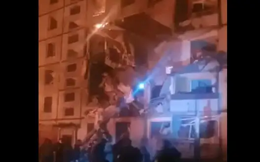 Zelenskyy publishes video from site of GAB strike on nine-storey building in Kharkiv. VIDEO