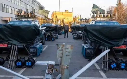 Poroshenko hands over 8 "Ai-Petri" EW systems to troops