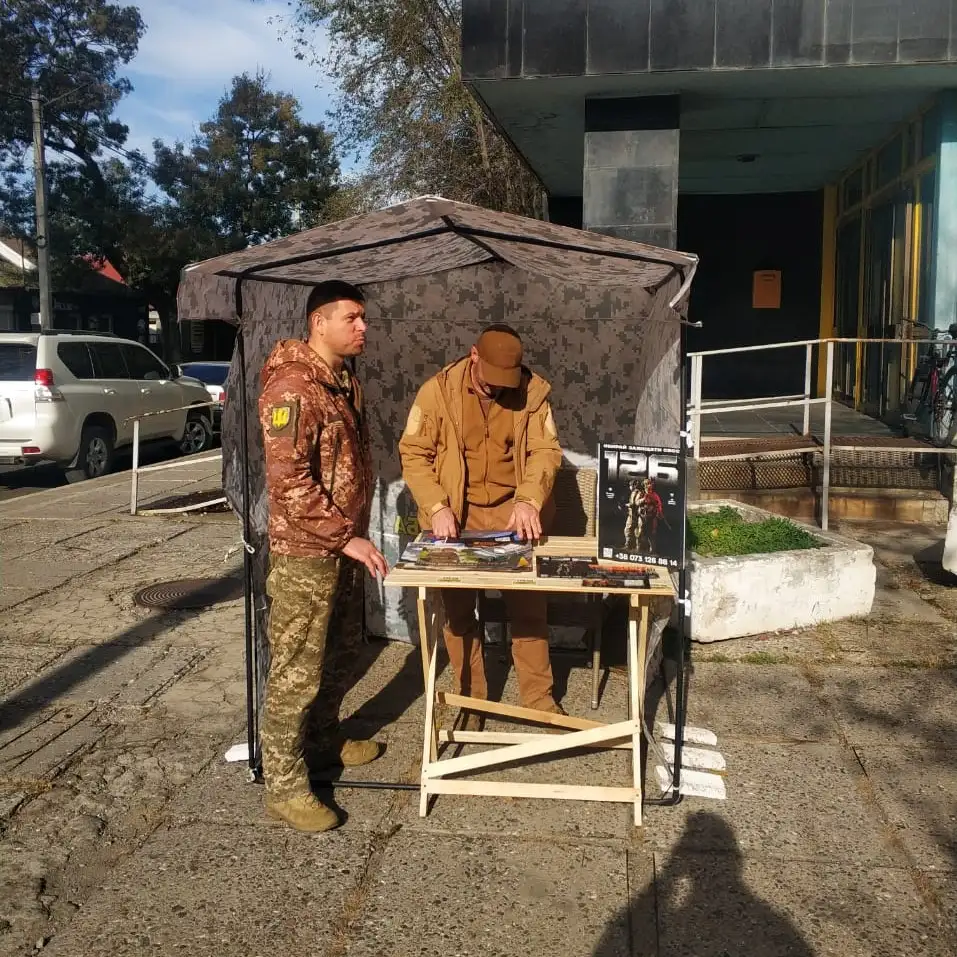 Новый подход в работе ТЦК: в Одесской области военкомы вышли агитировать на улицы (фото)