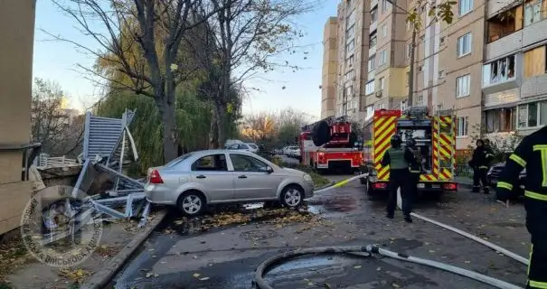 Россияне атаковали Киев "шахедами": обломки дронов упали в 6 районах, есть пострадавшие