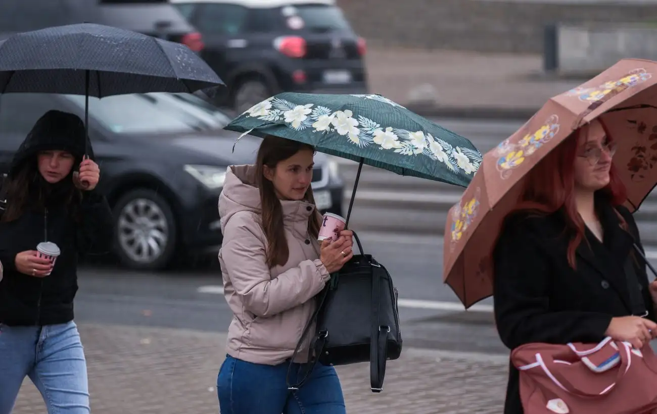 Туман на заході та дощ на сході: прогноз погоди в Україні на завтра