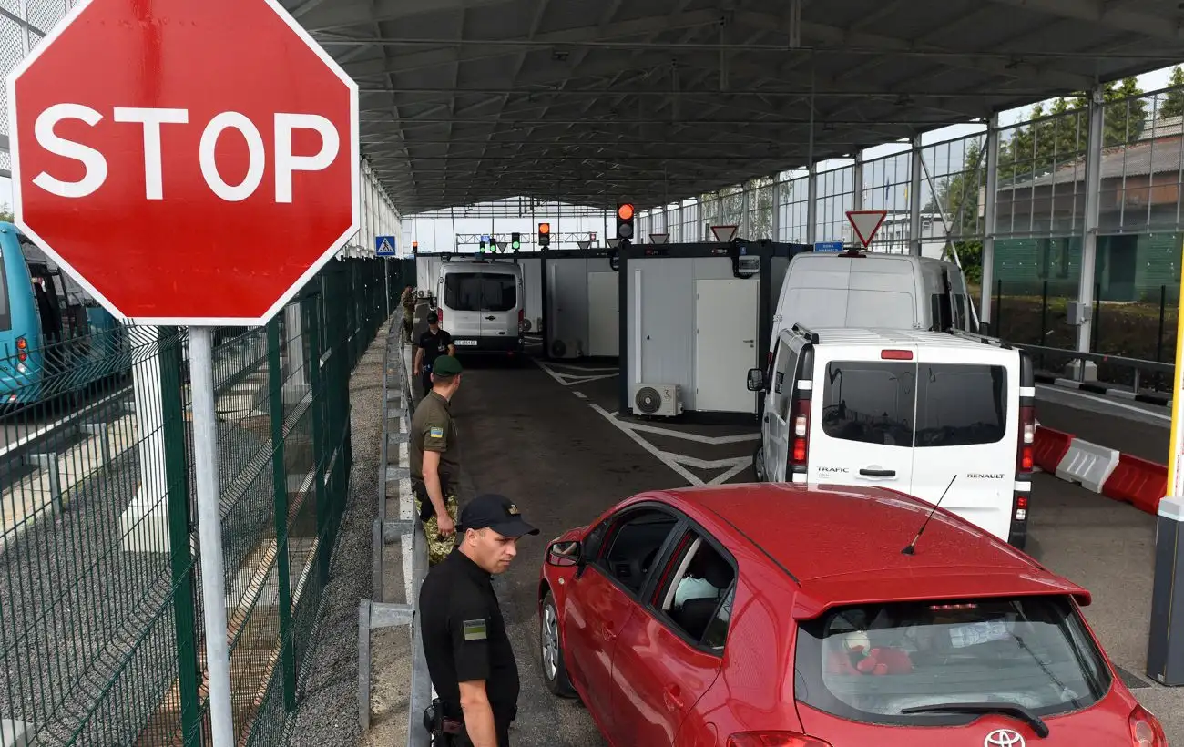 Що потрібно для виїзду за кордон на автомобілі: повний список документів