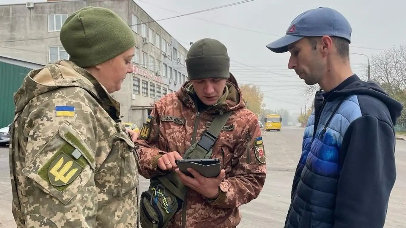 Штраф от ТЦК: юристы рассказали, в какой срок они могут быть наложены