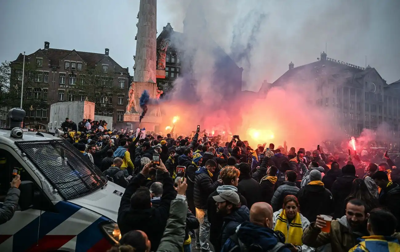 В Амстердамі поліція затримала понад 60 людей через напад на ізраїльських фанатів