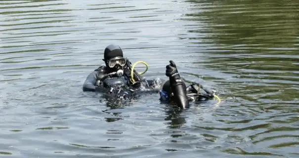 В Черкасской области водолазы достали из реки тело мужчины