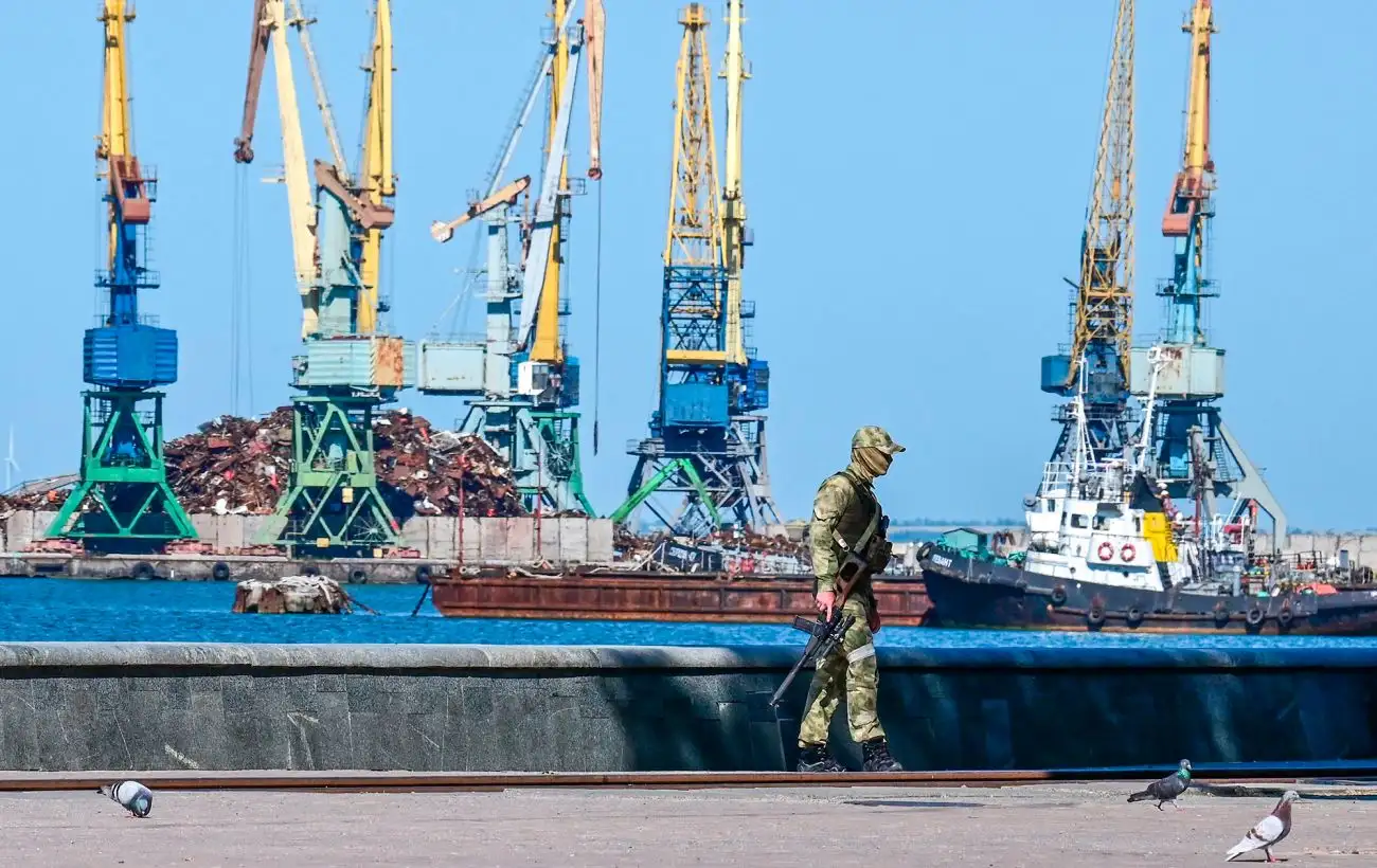 В Маріуполі та Бердянську вночі лунали вибухи, працювала ППО окупантів