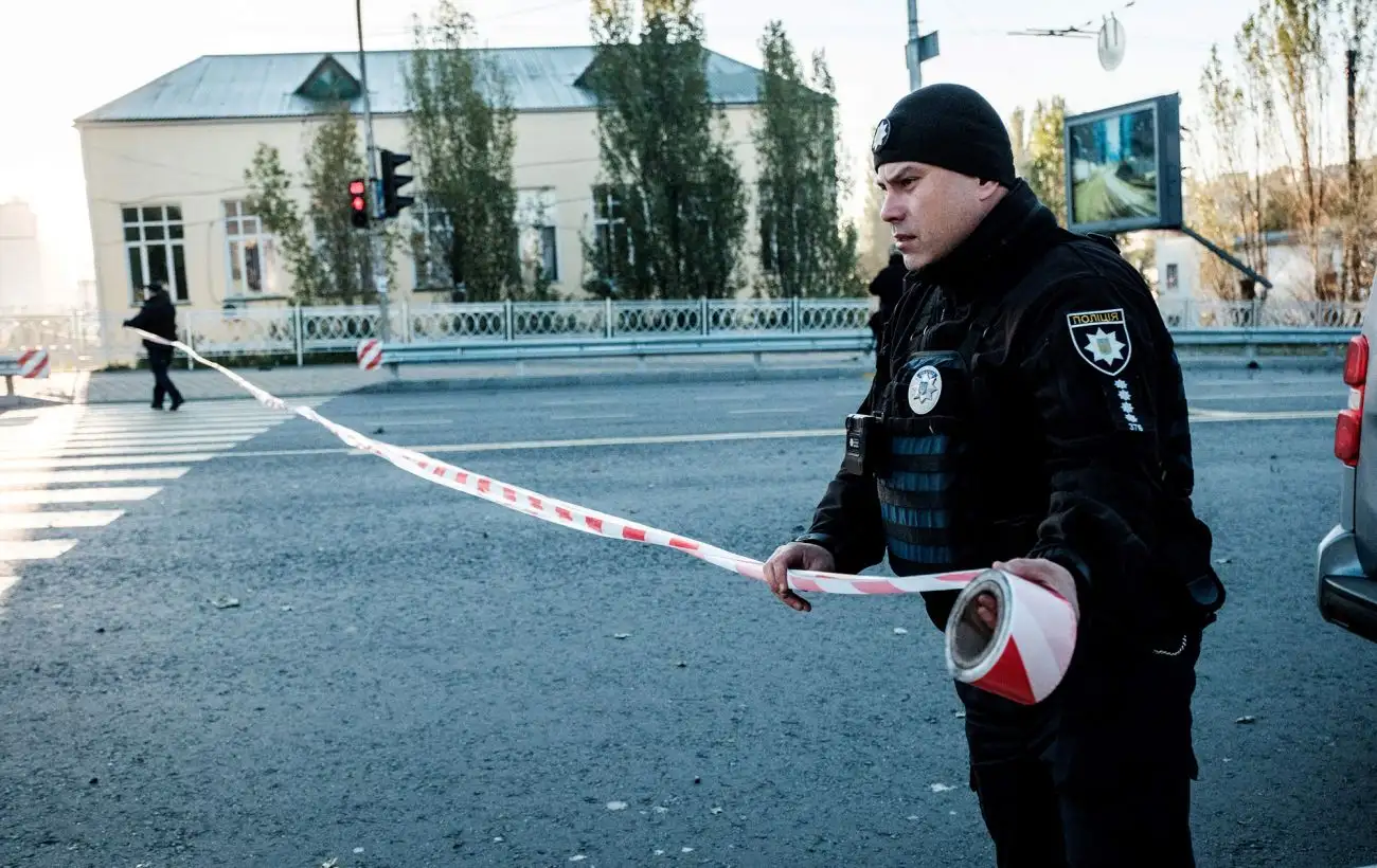 Одну з центральних автодоріг у напрямку Києва перекрили: що сталось (фото)