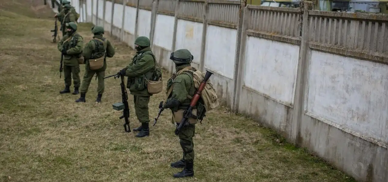 Россияне активно окапываются вдоль побережья Евпатории в ожидании удара ВСУ, — АТЕШ