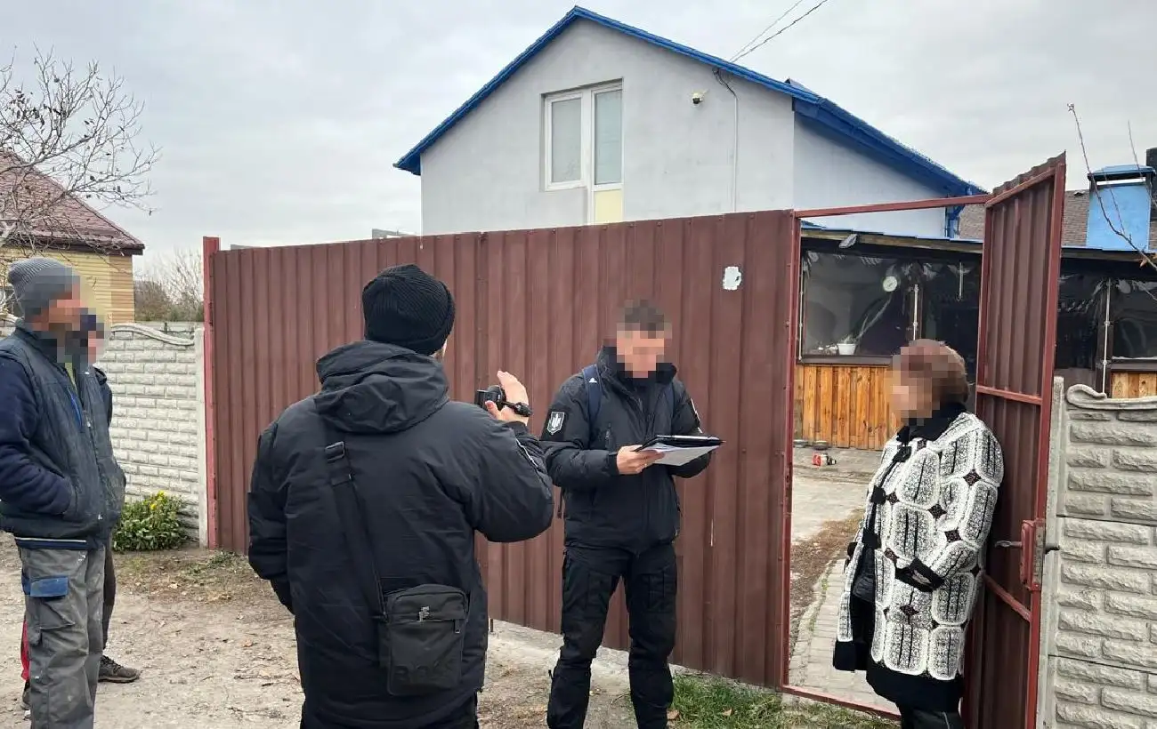 ДБР викрило підполковника, який змушував підлеглих будувати будинки родичам