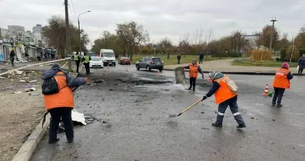 В Запорожье из-за атаки дронов повреждены более 10 многоэтажек и рынок