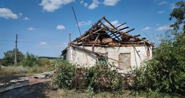 Російські війська обстріляли село на Херсонщині: постраждав цивільний