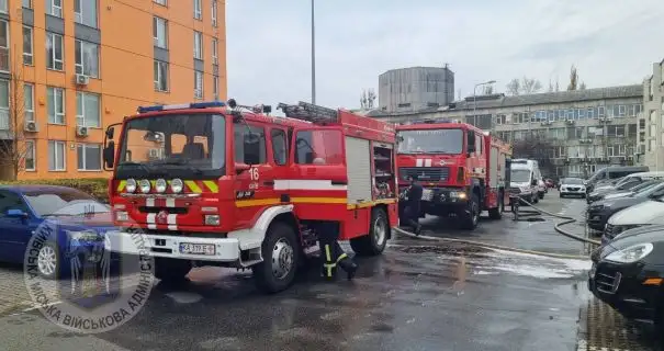 Пожежа у київській багатоповерхівці після атаки дронів: у КМВА уточнили інформацію