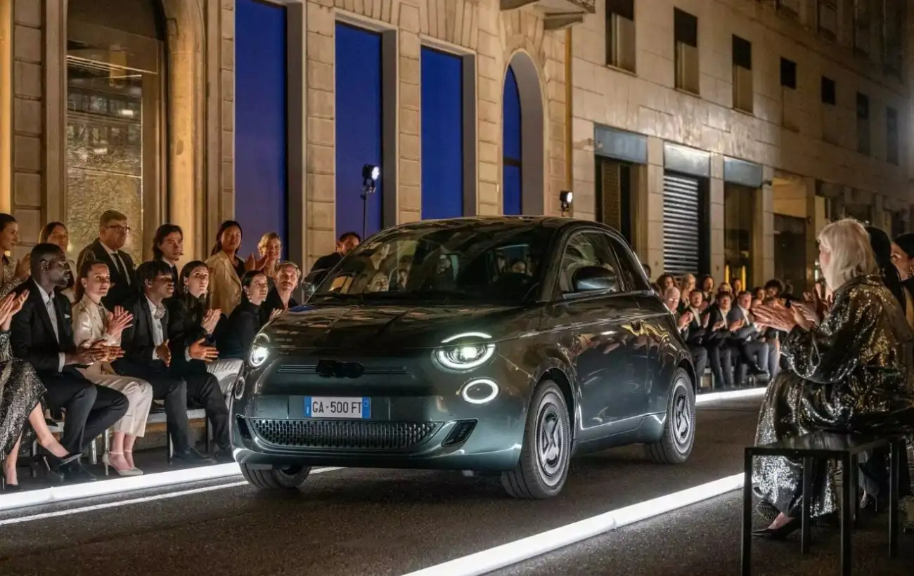 От Armani: электрический Fiat 500 получил "модную" версию