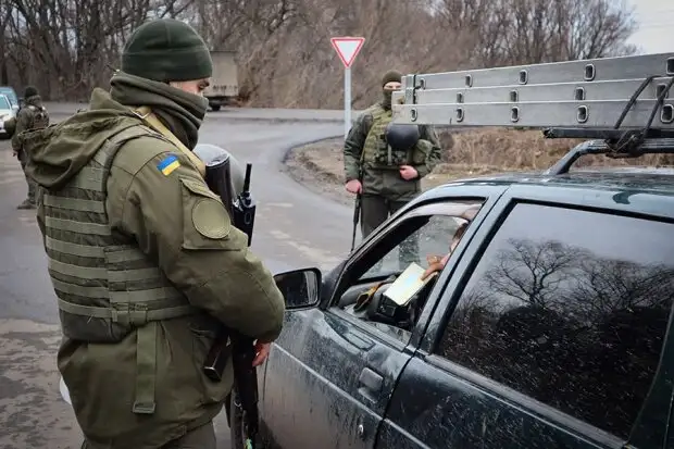 ТЦК зупинили на блокпості: чи можна відмовитись від повістки