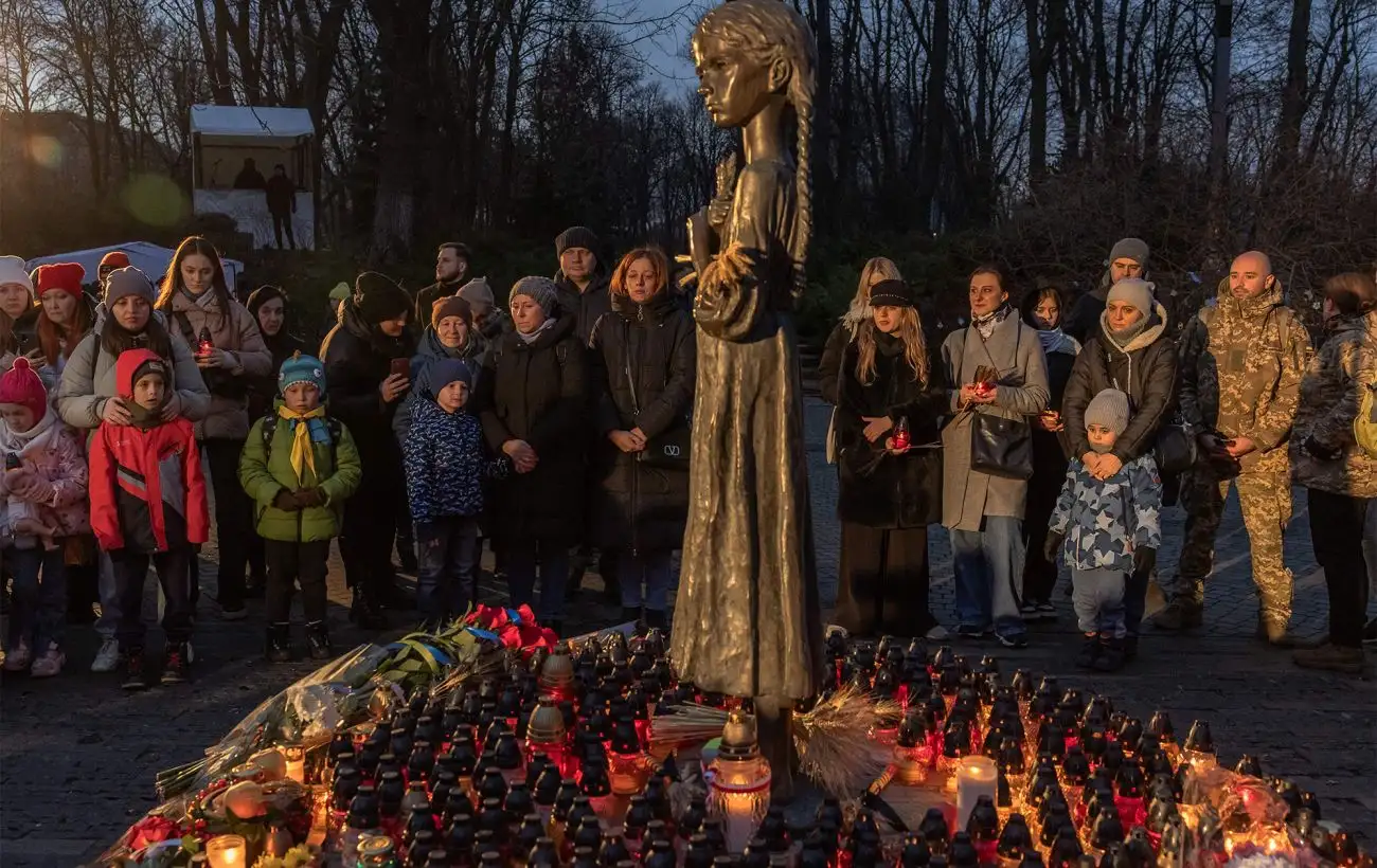 День пам'яті жертв Голодомору: хто і коли придумав акцію "свічка у вікні"