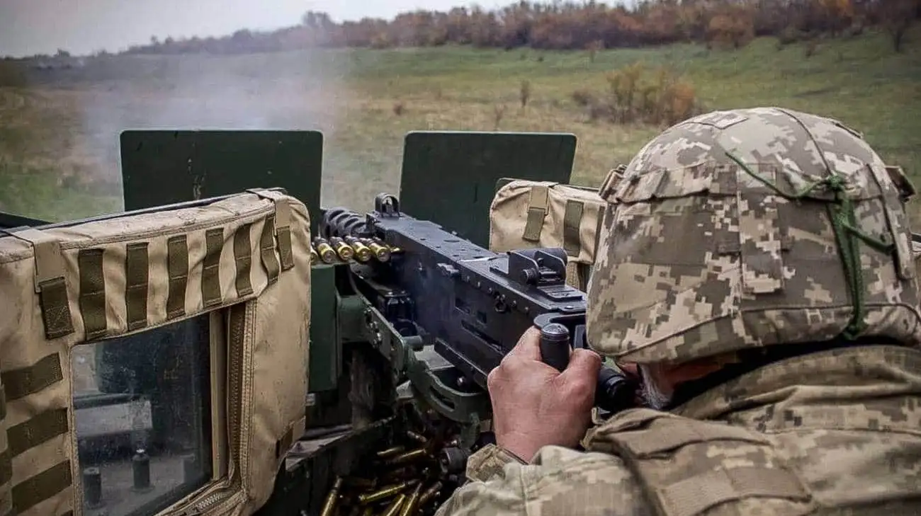 Ukrainian forces attack Russian radar and two clusters of military personnel