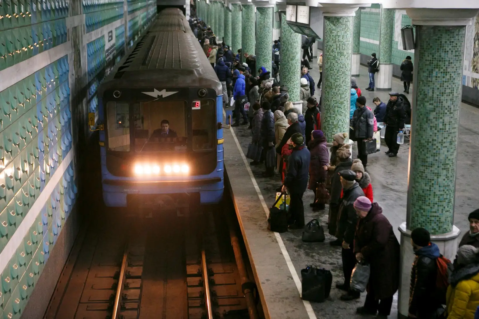 Предупреждала о рейдах ТЦК: сотруднице харьковского метрополитена вынесли приговор