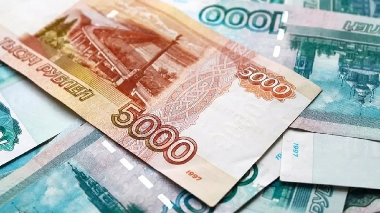 Rapid pique. In Russia, the active fall of the ruble continues