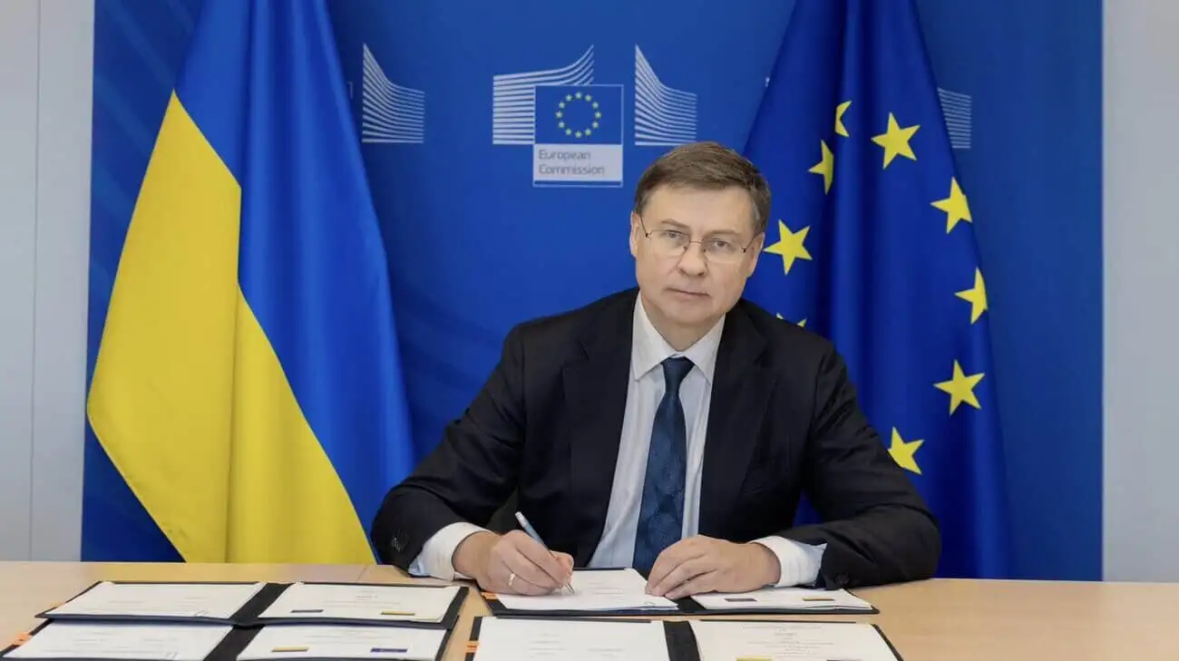 EU and Ukraine agree on €18.1 billion assistance secured by frozen Russian assets – photos