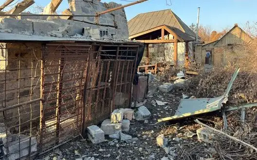 Russians attacked Nikopol district more than 20 times with UAVs and artillery: Man wounded, houses, infrastructure, gas pipeline and power lines damaged. PHOTOS