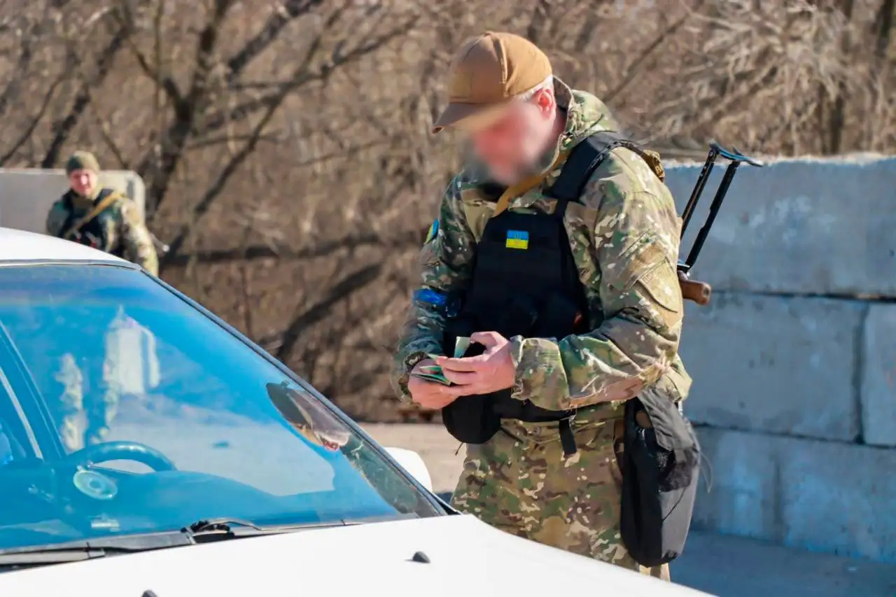 Большие штрафы: в Украине утвердили механизм наказания водителей, нарушивших правила учета