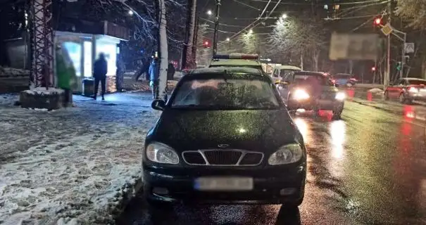 У Житомирі 21-річний водій збив двох дівчат-підлітків