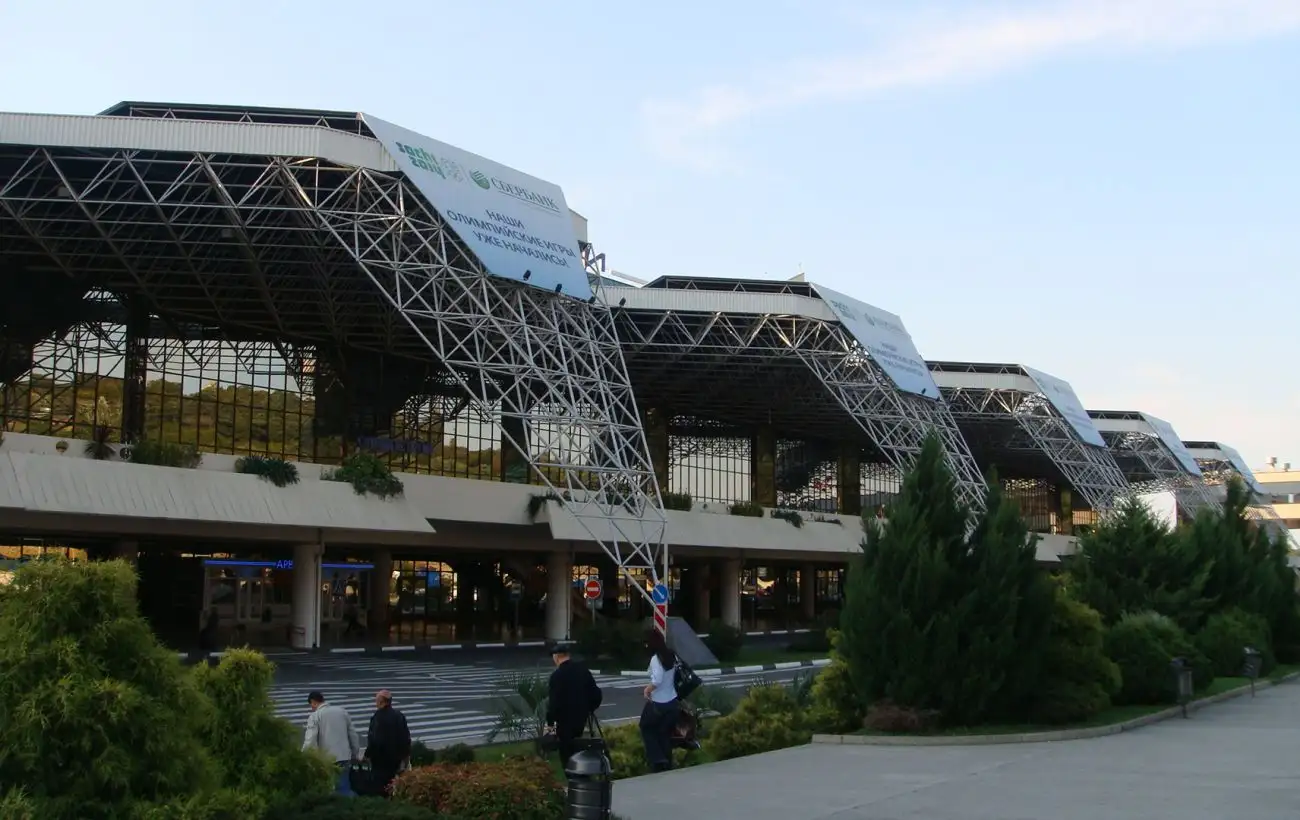 В аеропорту Сочі ввели режим закритого неба на тлі атаки дронів, - росСМИ