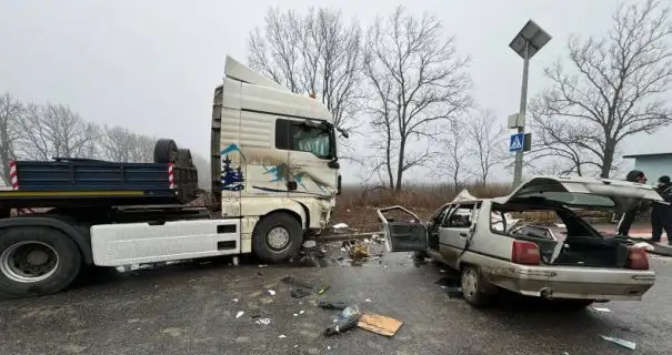 ДТП с грузовиком на Харьковщине: двое погибших, среди пострадавших – ребенок