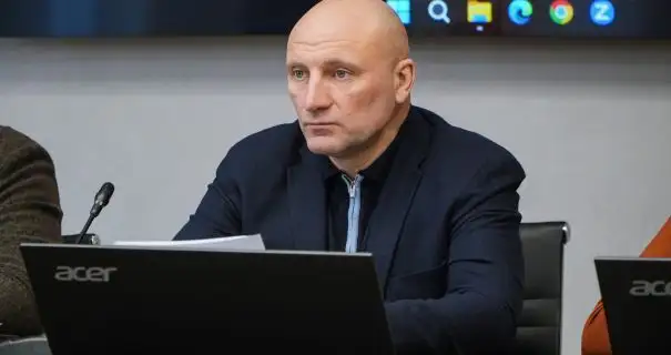 Депутати Черкаської міської ради проголосували за премії та надбавки для мера Бондаренка