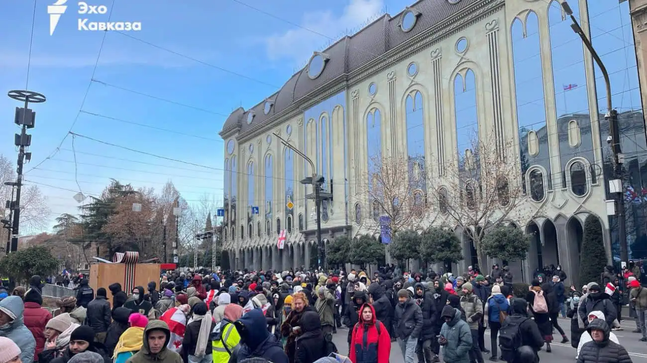 "Presidential elections" begin in Georgia's parliament, people gather for protests outside – photos, videos