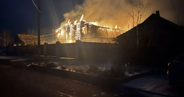 оккупанты атаковали жилой сектор Покровска: возник пожар