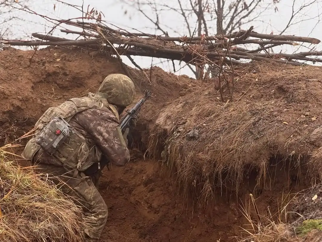 Штурмуют с трех сторон: ВС РФ бросили в атаку большие силы под Северском (видео)