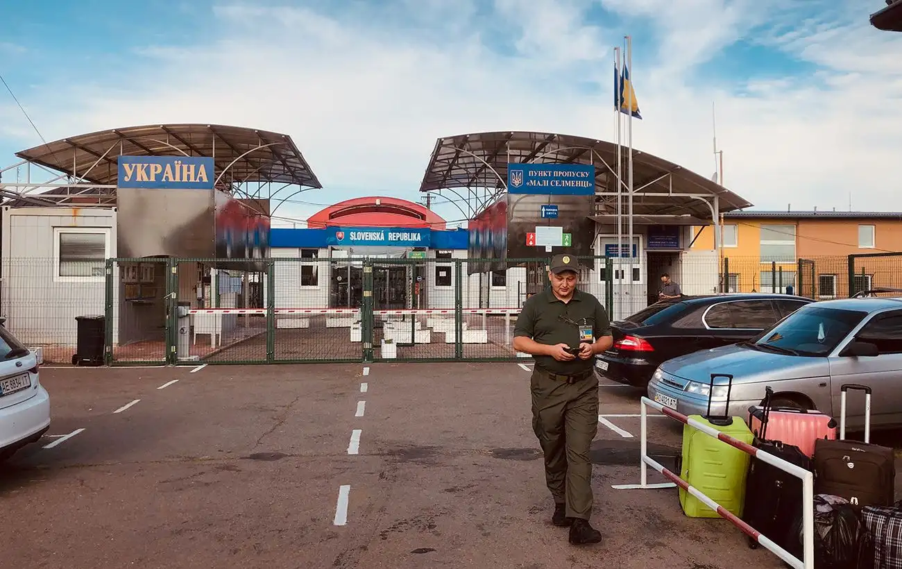 Не пропустят через границу. Какие товары и вещи запрещено ввозить в Словакию