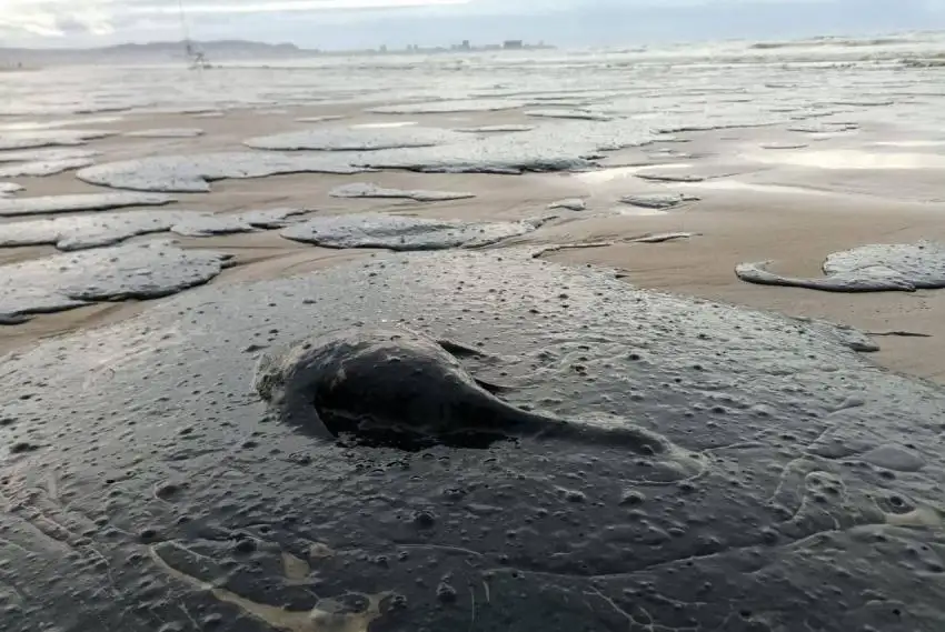 Аварія танкерів в Азовському морі — з'явились супутникові знімки наслідків