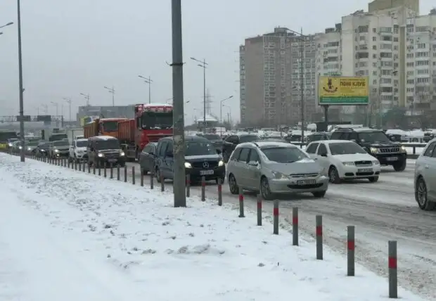 Всех водителей в Украине предупредили: не вздумайте оставлять там машину зимой